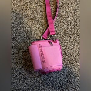 THE ALL DAY 40 OZ QUENCHER CARRY-ALL